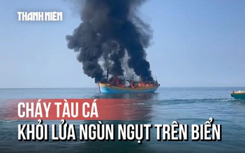 Cận cảnh chữa cháy tàu cá trên biển Phan Thiết