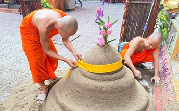 Vì sao người Khmer ở TP.HCM xây núi cát dịp Tết Chôl Chnăm Thmây?