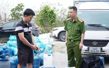 Quảng Ninh phát hiện xưởng sản xuất hàng tấn giá đỗ dùng chất cấm