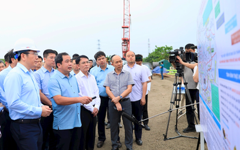 'Rất lãng phí nếu xây xong cầu Ngọc Hồi mà không kết nối được đi đâu'