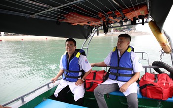 Có tổ y tế thường trực 24/24, vịnh Hạ Long thêm 'lá chắn' an toàn