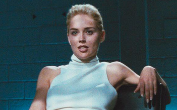 Sharon Stone thừa nhận trả giá đắt vì cảnh 'nóng' trong 'Bản năng gốc'