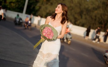 Váy ren và vẻ đẹp 'nàng thơ' đang chiếm sóng mùa hè