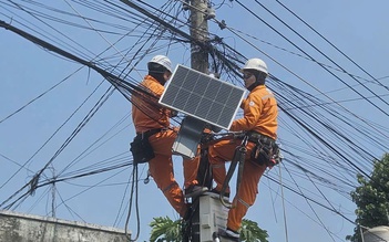 Sự tận hiến vô hình của những người thợ điện TP.HCM