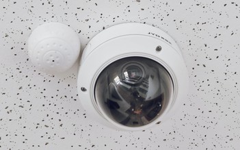 Bí mật phía sau 'mái vòm đen' trên camera an ninh