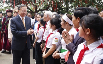 Mọi đường lối, chính sách đều phải hướng về nhân dân