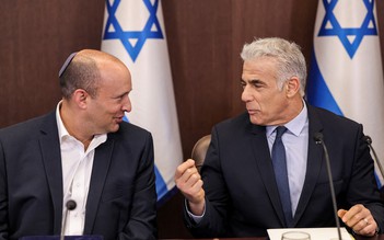 Hai cựu thủ tướng Israel bắt tay thách thức ghế của ông Netanyahu