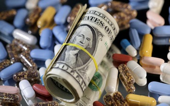 Tổng thống Trump áp thuế đến 100% với một số dược phẩm nhập khẩu