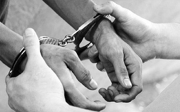 Truy tố cựu điều tra viên nhận tiền giúp bị can tại ngoại