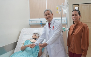 Tóc cuốn vào máy tuốt lúa, cô gái 26 tuổi nguy kịch vì sốc mất máu
