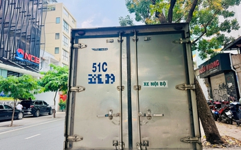 Rộ trào lưu dán tem 'xe nội bộ': Quy định hiện nay thế nào?