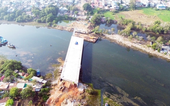 Cầu Văn Thánh bắc qua sông Cà Ty: Vì sao phải xây từ giữa sông?