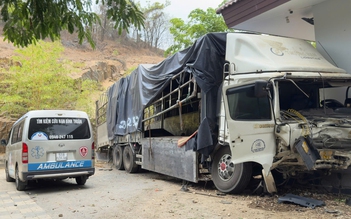 Xe tải lao xuống vực ở Lâm Đồng, 3 người tử vong