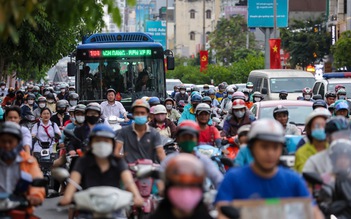 Sở Xây dựng TP.HCM: Miễn phí xe buýt chưa đủ để người dân bỏ xe cá nhân