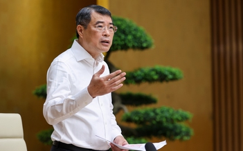 Thủ tướng: 'Trao đổi trực tiếp chỉ mất một tiếng, phát văn bản cả tháng không xong'