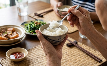 Bớt 2 muỗng cơm mỗi bữa: Huyết áp, mỡ máu, đường huyết, cân nặng đều nhờ