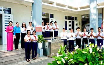 Công ty EPS bàn giao công trình thanh niên 'Nước sạch cho em'