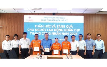 Công đoàn Nhiệt điện Phú Mỹ thăm, tặng quà người lao động dịp Tháng Công nhân 2026