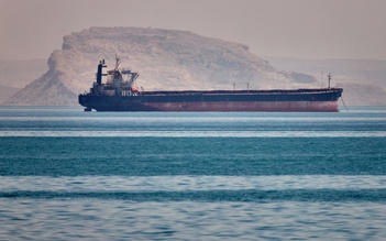 Mỹ nói đàm phán với Iran 'tiến triển', Tehran siết đòn bẩy Hormuz