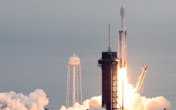 Tàu NASA 'mượn lực' sao Hỏa để tới hành tinh kim loại