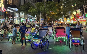 Lái xích lô tại Nha Trang bắt buộc sẽ phải đội mũ bảo hiểm?
