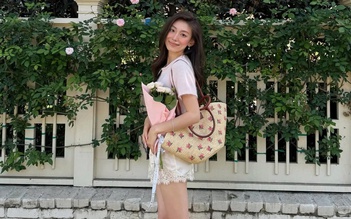 Gói trọn hành trang du lịch chỉ với một chiếc túi xách bản to