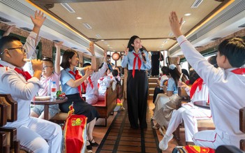 Hành trình đặc biệt trên chuyến tàu di sản của 100 hành khách
