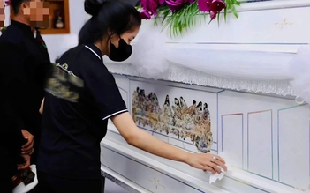 Nữ sinh cấp 3 theo cha lo hậu sự cho người nghèo: ‘Thương nhiều hơn sợ’