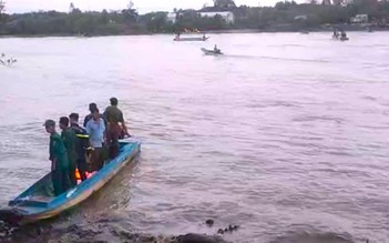 Vợ chồng giáo viên bị nạn khi đi vuông tôm: Tìm thấy thi thể người chồng