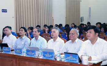 Công tác tuyên truyền miệng vẫn đặc biệt quan trọng và không thể thay thế