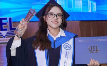 Từng trượt 2 nguyện vọng, nữ sinh bứt phá thành thủ khoa toàn trường