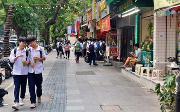 Hà Nội muốn tăng tiền phạt hành vi lấn chiếm vỉa hè, lòng đường