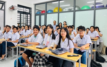 Người giữ những đứa trẻ ở lại với con chữ
