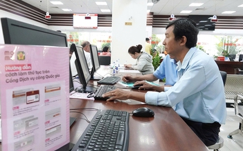Đủ cách giúp dân nộp hồ sơ trực tuyến