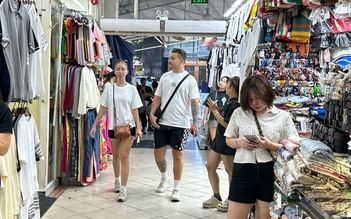 Khách đến Việt Nam tiêu gì?: Bỏ trống 'mảnh đất màu mỡ' từ mua sắm