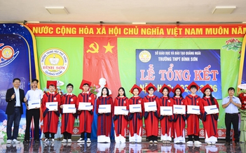 Trao học bổng Nguyễn Thái Bình: Tiếp sức học sinh khó khăn theo đuổi ước mơ