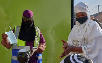 Mỹ đổi cách xử lý dịch Ebola