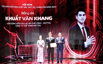 Khuất Văn Khang xuất sắc nhận giải thưởng có tỷ lệ chọi 1/7.000 tại Tập đoàn Viettel