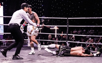 Võ sĩ Việt Nam tung cú móc trái cực hiểm, thắng knock-out tay đấm Thái Lan