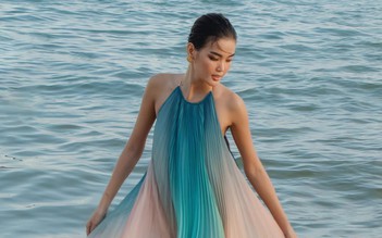 Khai mở nét kiêu kỳ từ trang phục xếp ly