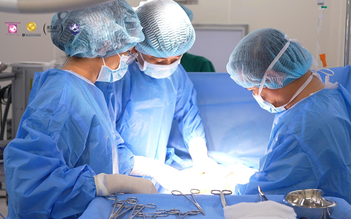 3 năm không triệu chứng: Khối u buồng trứng âm thầm tiến triển nguy cơ ung thư