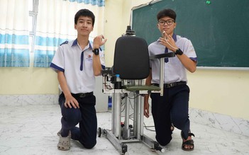 Độc đáo 'ghế thông minh' của 2 học sinh có thể cứu người trong tích tắc