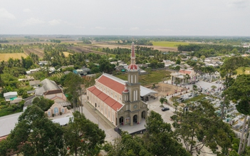 Ít ai biết nhà thờ 200 năm tuổi ở vùng đầm lầy Giồng Rùm
