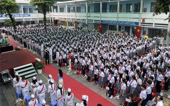 Hàng ngàn học sinh TP.HCM dừng ăn bán trú, do vụ nghi ngộ độc thực phẩm