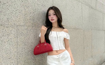 Đánh thức vẻ đẹp kiêu kỳ nhờ bản phối áo trễ vai và chân váy