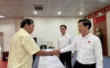 Cử tri TP.HCM đề nghị kiểm soát chặt chẽ rác thải từ pin xe điện