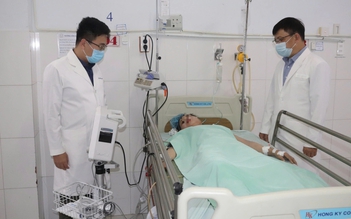 Bác sĩ Bệnh viện Chợ Rẫy đến Phú Quốc trong đêm, cứu công nhân ngã giàn giáo