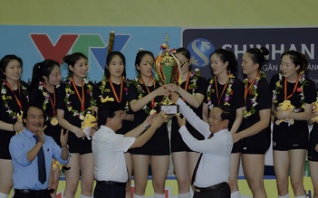 Đội hình 'đẹp như mơ' của đội Trung Quốc ở giải bóng chuyền VTV9 - Bình Điền