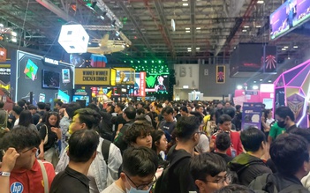 Hàng ngàn người trẻ rần rần đến đây để chơi game miễn phí