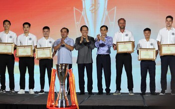 Bộ trưởng Lương Tam Quang chúc mừng thành tích xuất sắc của CLB CAHN: Chức vô địch V-League rất xứng đáng